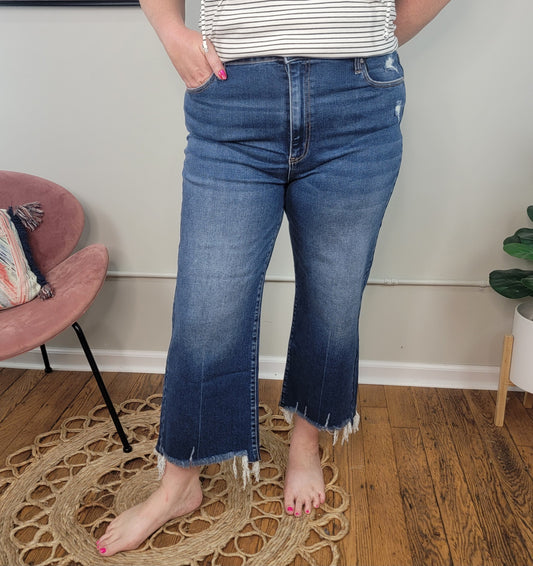 Ceci Cropped Straight Jeans