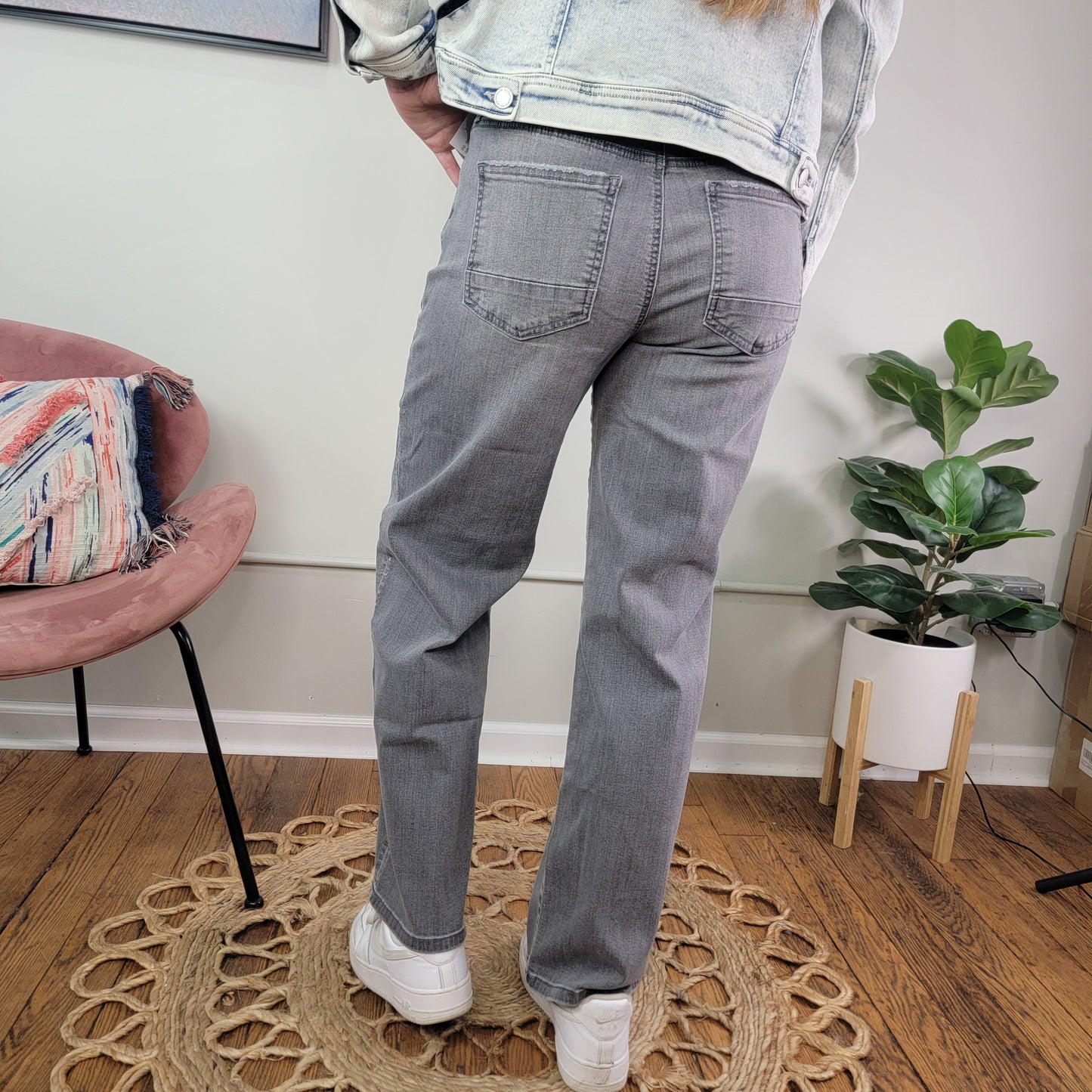 Charlotte Explained Jean from Kut