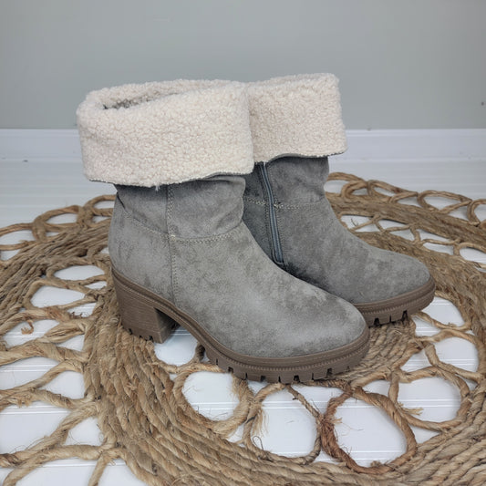 Snuggy Boot in Grey