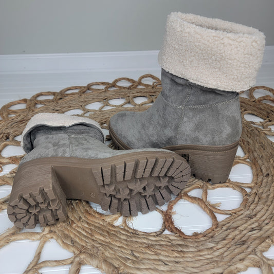 Snuggy Boot in Grey