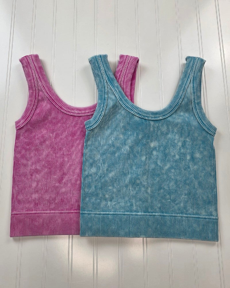 Two color options for the Kaitlyn ribbed crop tank tops from Cosmos and Clover Boutique. Hot Pink and Ice Blue.