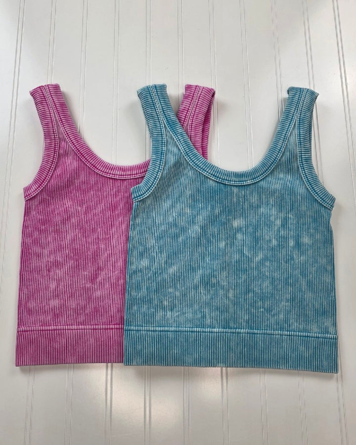 Two color options for the Kaitlyn ribbed crop tank tops from Cosmos and Clover Boutique. Hot Pink and Ice Blue.